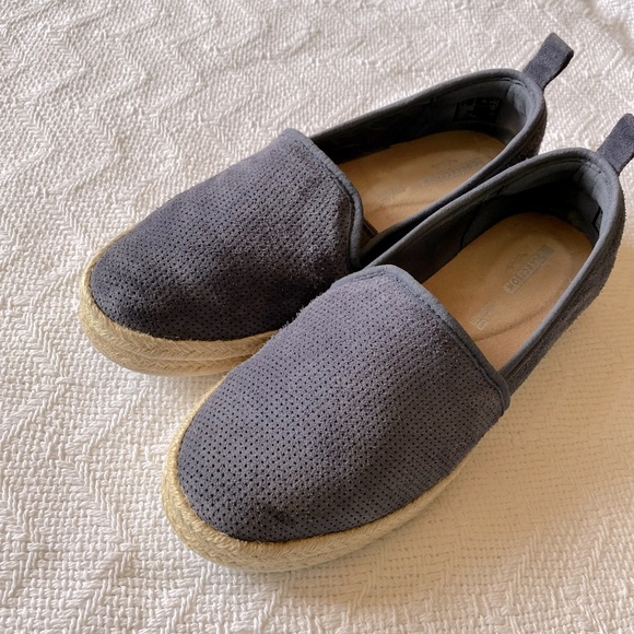 Clarks Shoes - Clarks Navy Suede Slip-On Espadrilles Rubber Grip Sole Size 8